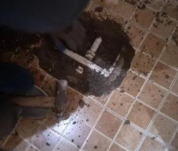 玉泉卫生间漏水维修公司为您分享下卫生间渗水如何处理及注意事项